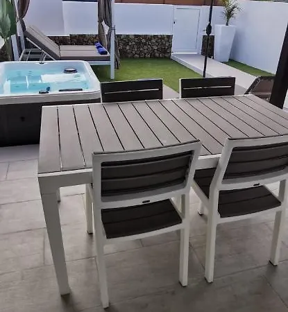 New Lanzasuites Villa *