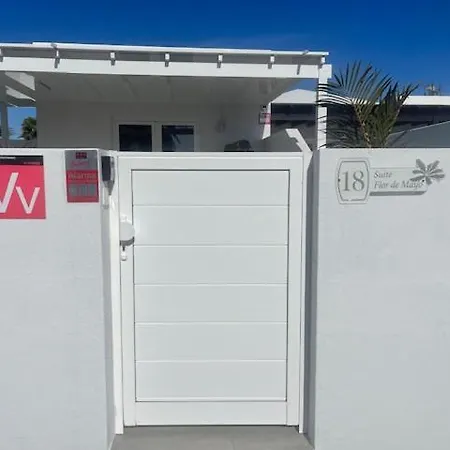 New Lanzasuites Villa Playa Blanca