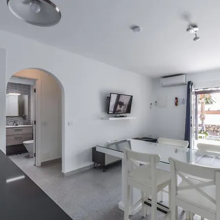 New Lanzasuites Villa Playa Blanca