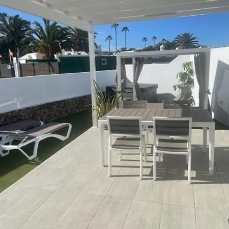 Vila New Lanzasuites