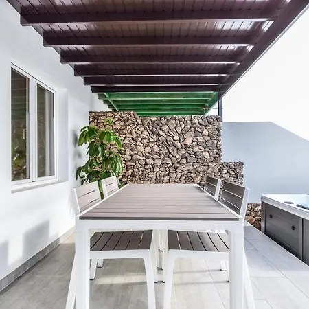 New Lanzasuites Villa Playa Blanca