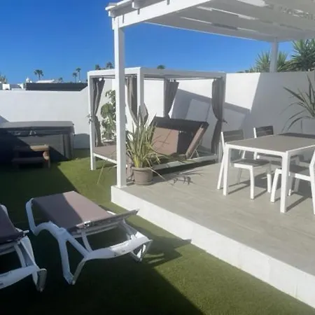Vila New Lanzasuites