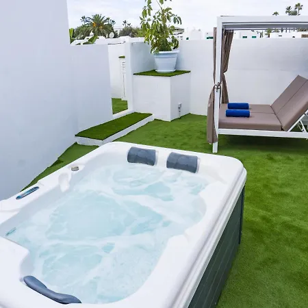 New Lanzasuites Vila *