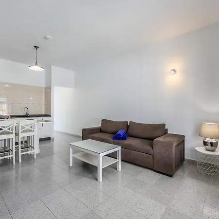 Vila New Lanzasuites