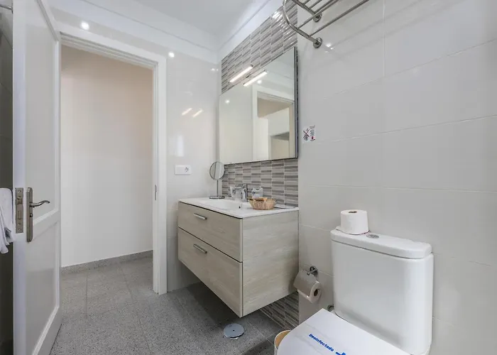 New Lanzasuites Villa