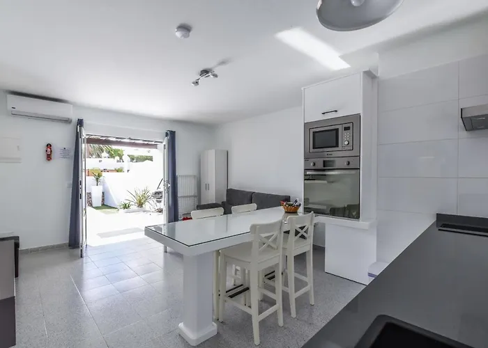 Villa New Lanzasuites *