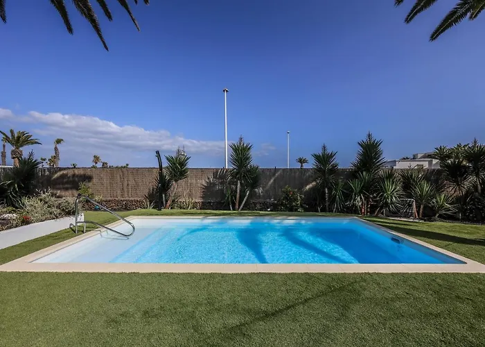 New Lanzasuites Villa *