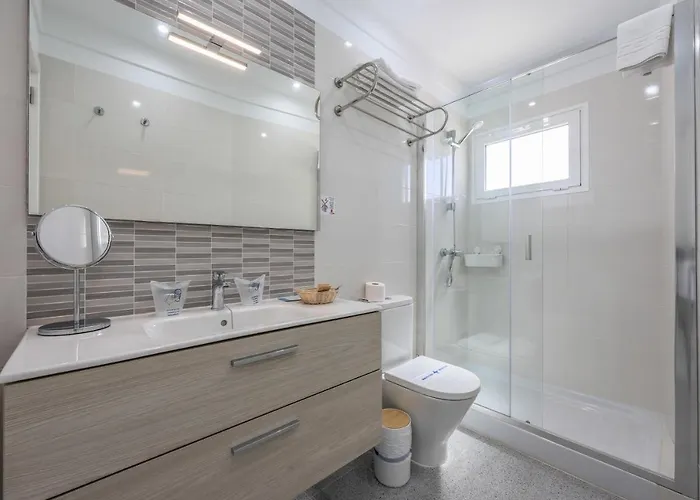 New Lanzasuites Villa *